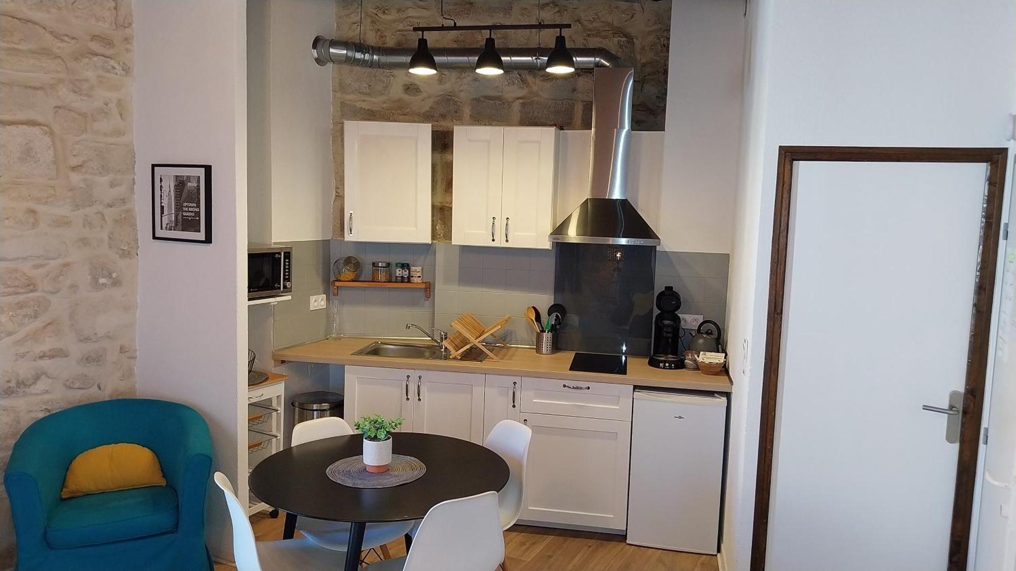 Immeuble 3 Apparts Centre Historique St Gilles Maisoncarreeconciergerie Saint-Gilles  Bagian luar foto