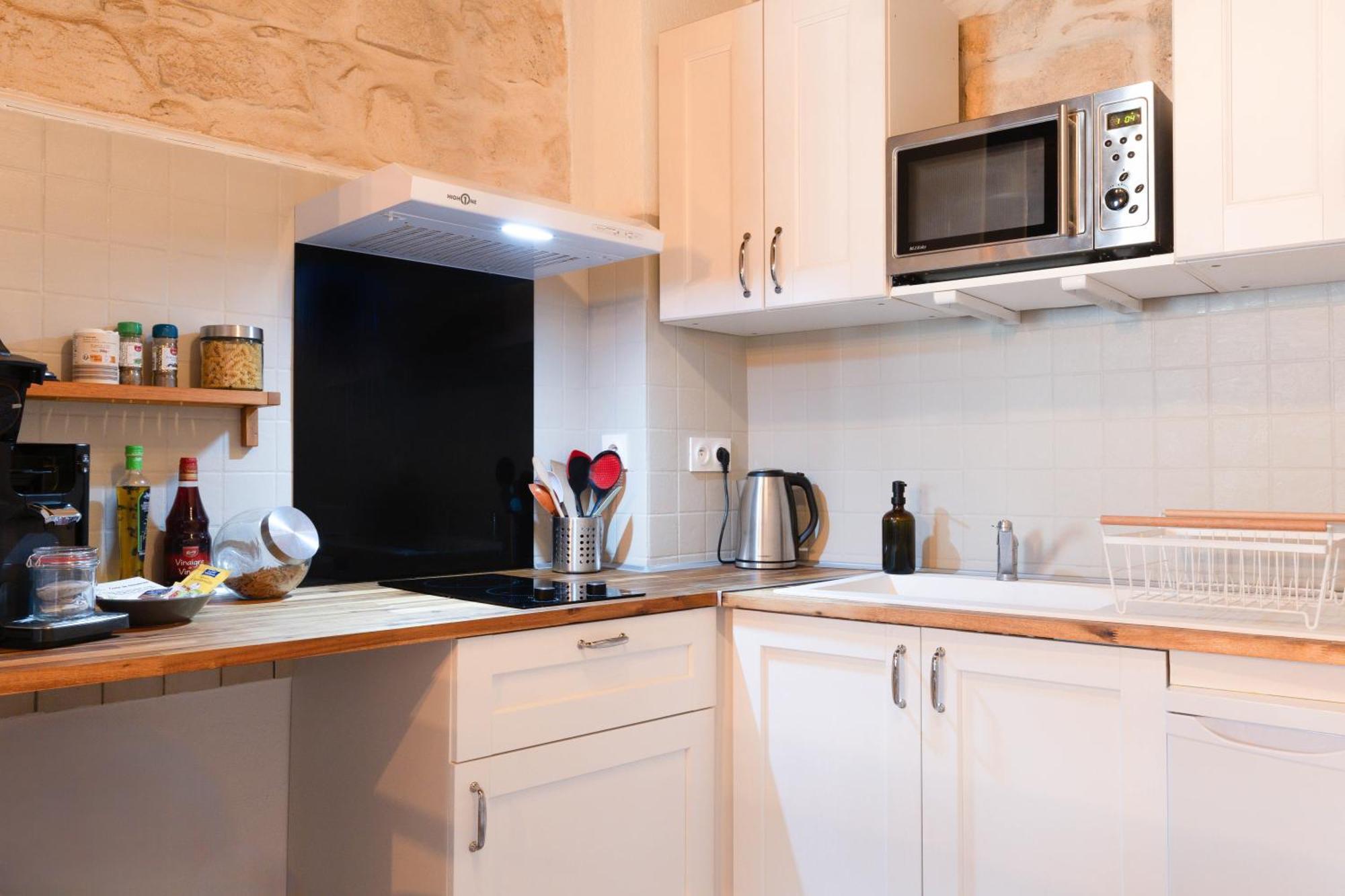 Immeuble 3 Apparts Centre Historique St Gilles Maisoncarreeconciergerie Saint-Gilles  Bagian luar foto