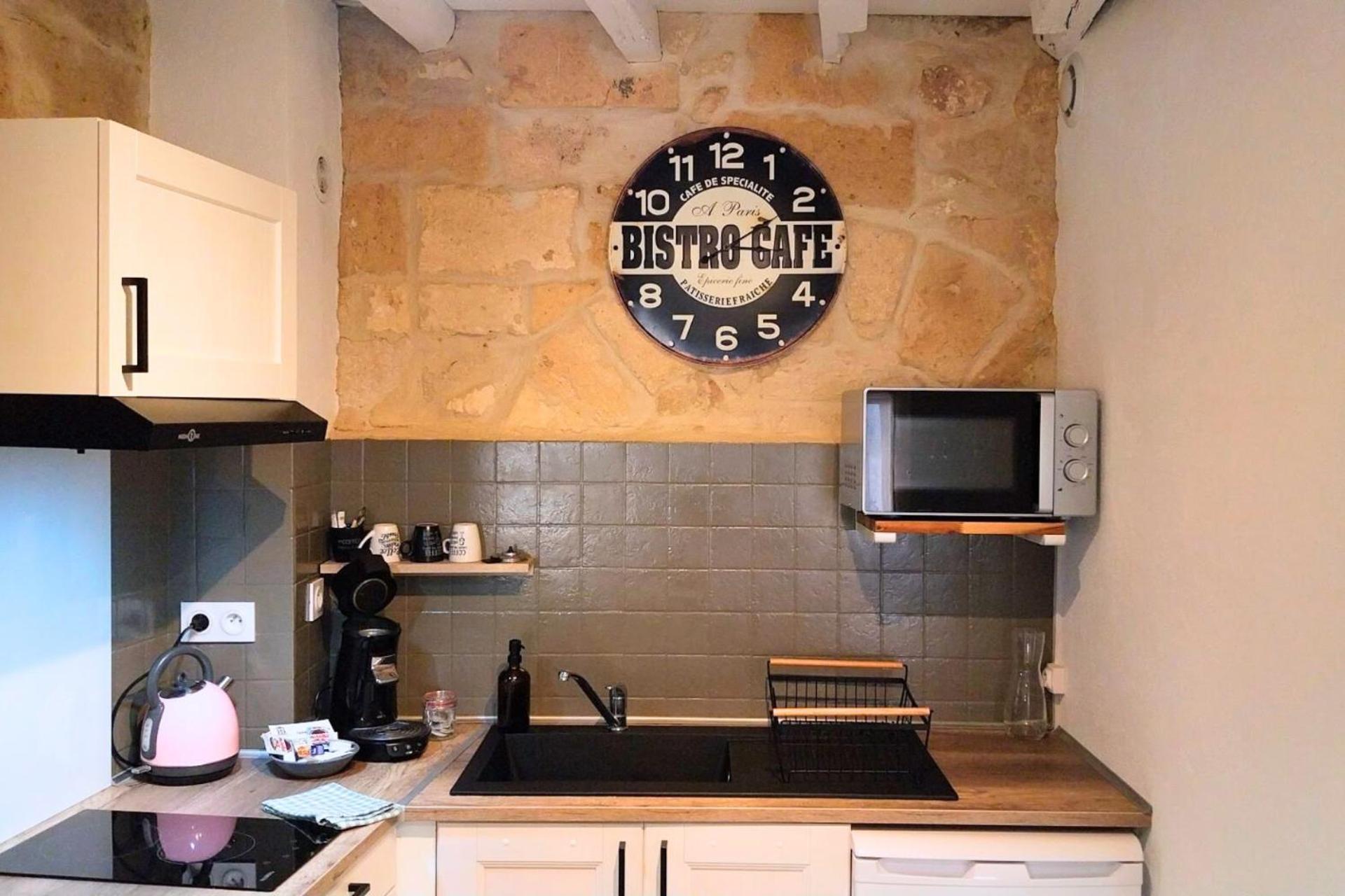 Immeuble 3 Apparts Centre Historique St Gilles Maisoncarreeconciergerie Saint-Gilles  Bagian luar foto