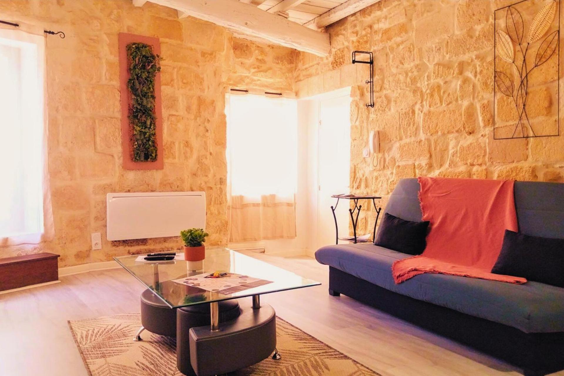 Immeuble 3 Apparts Centre Historique St Gilles Maisoncarreeconciergerie Saint-Gilles  Bagian luar foto